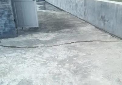 城厢楼顶漏水维修公司分享下如何解决卫生间隐蔽部位漏水的问题?